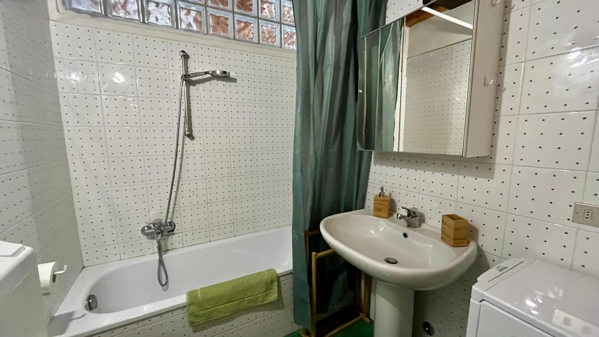 Bright, Cozy Apartment In The Heart Of Verona