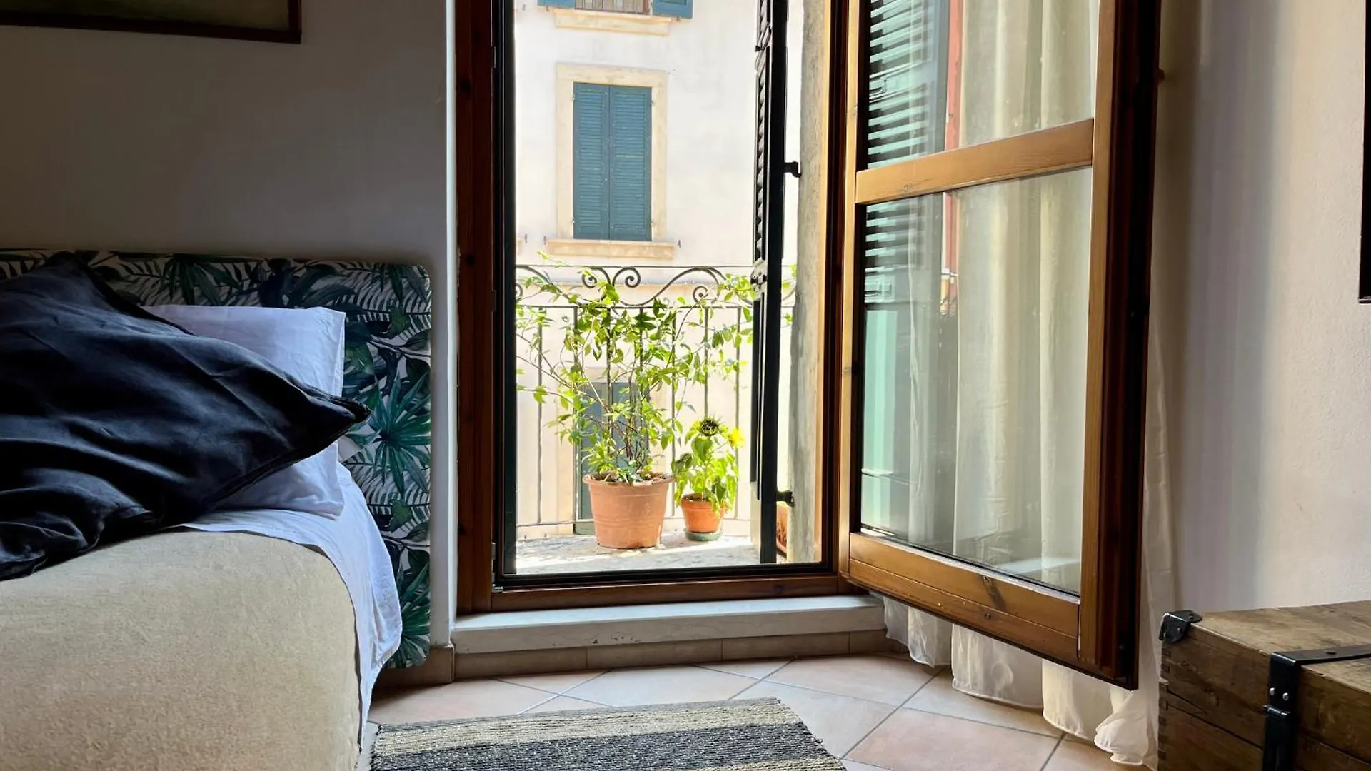 Bright, Cozy Apartment In The Heart Of Verona 0*,  Italy
